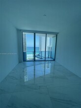 Building Photo - 17550 Collins Ave