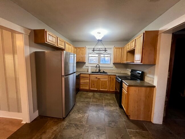 Building Photo - 307 W South St