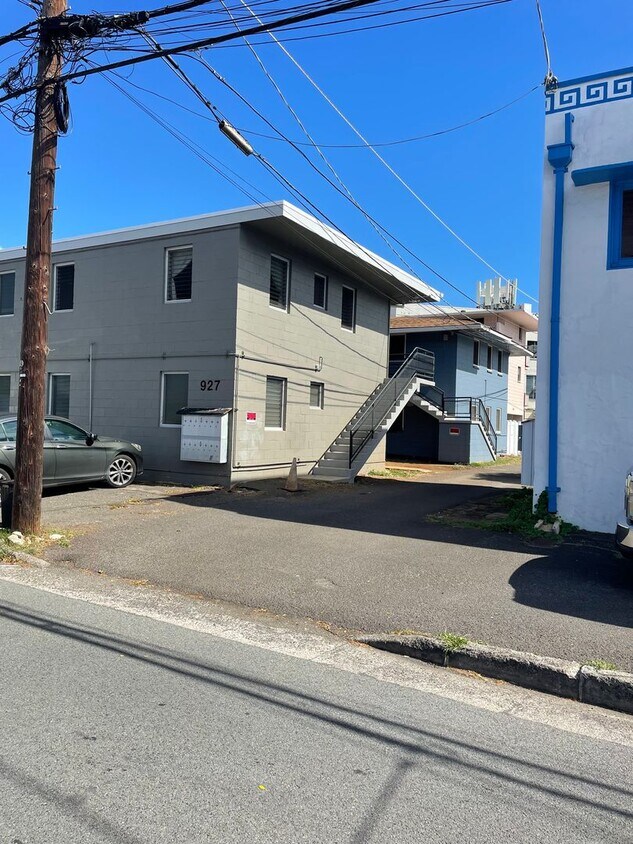Foto principal - Moiliili - Hausten St - 2 Bdrm/1 Bath/No P...