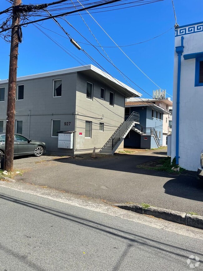 Building Photo - 927 Hausten St