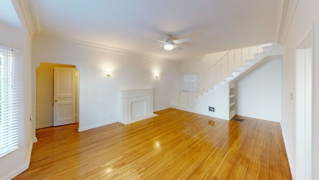 Building Photo - Olympic Blvd Apartments...REMODELED TWO BE...