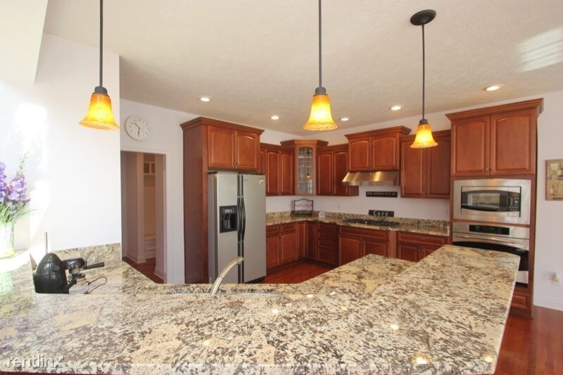 Primary Photo - 4 br, 3.5 bath House - 10858 Brooks School Rd