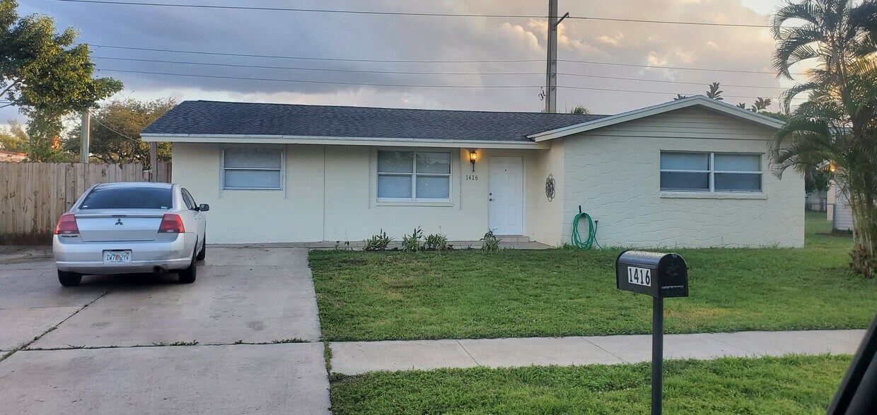 1416 W Hardee St, Lantana, FL 33462 House for Rent in Lantana, FL