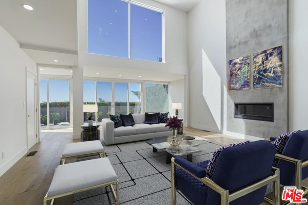 Foto principal - 7263 Birdview Ave