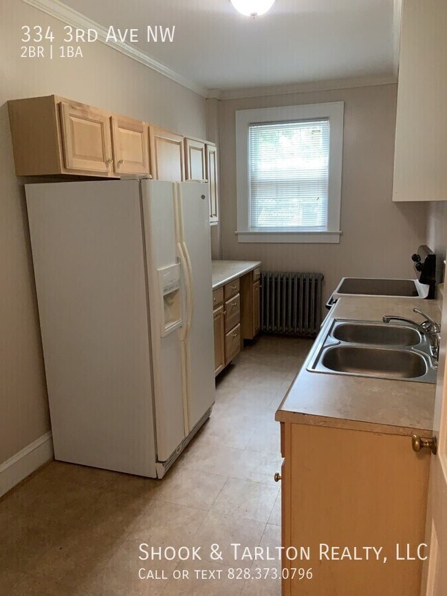 Foto del edificio - 334 3rd Ave NW