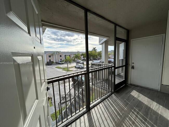 Building Photo - 1197 Washington Cir