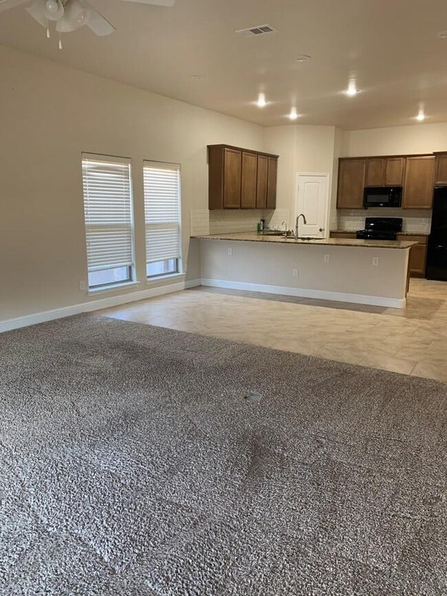 Foto del edificio - 905 E 98th St