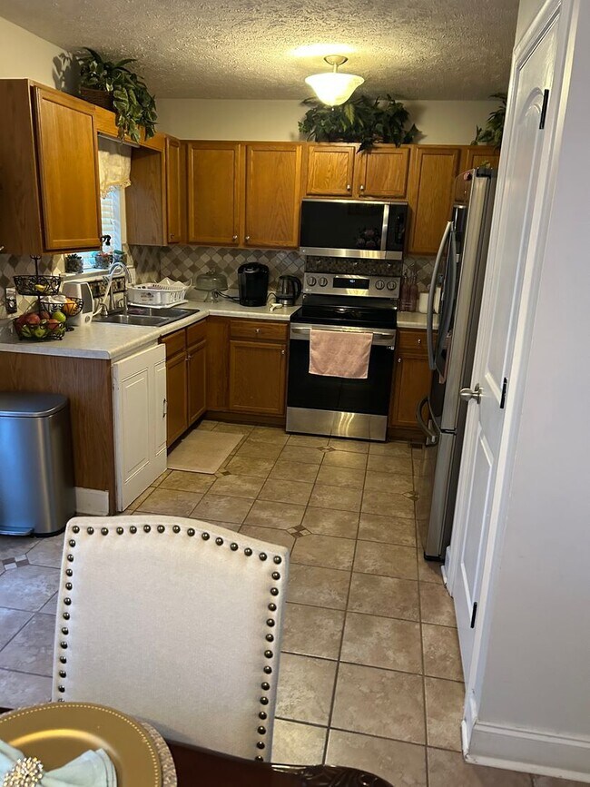 Building Photo - For Rent: Beautiful 3-Bedroom Home in Murf...