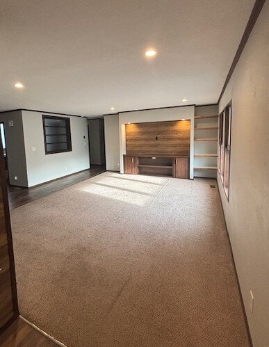 Foto del edificio - "Charming 3-Bed, 2-Bath Single Family Home with 1,580 Sq Ft of Comfort in Prime Belgrade Location!"