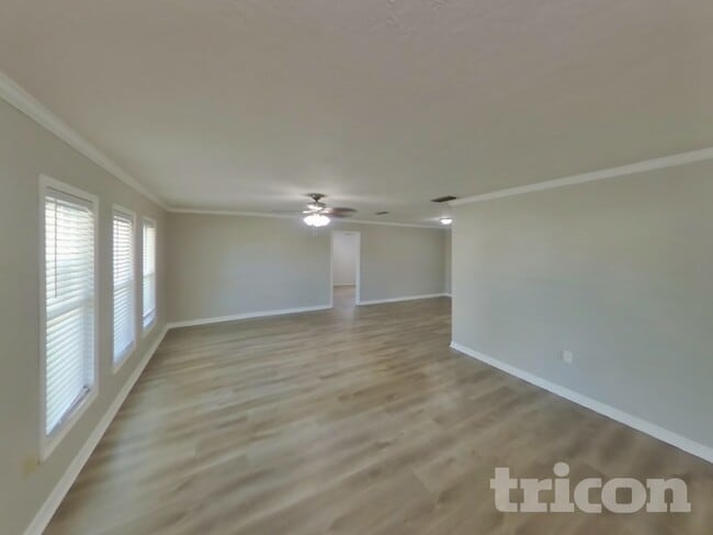 Foto del edificio - 4720 Palm Aire Cir