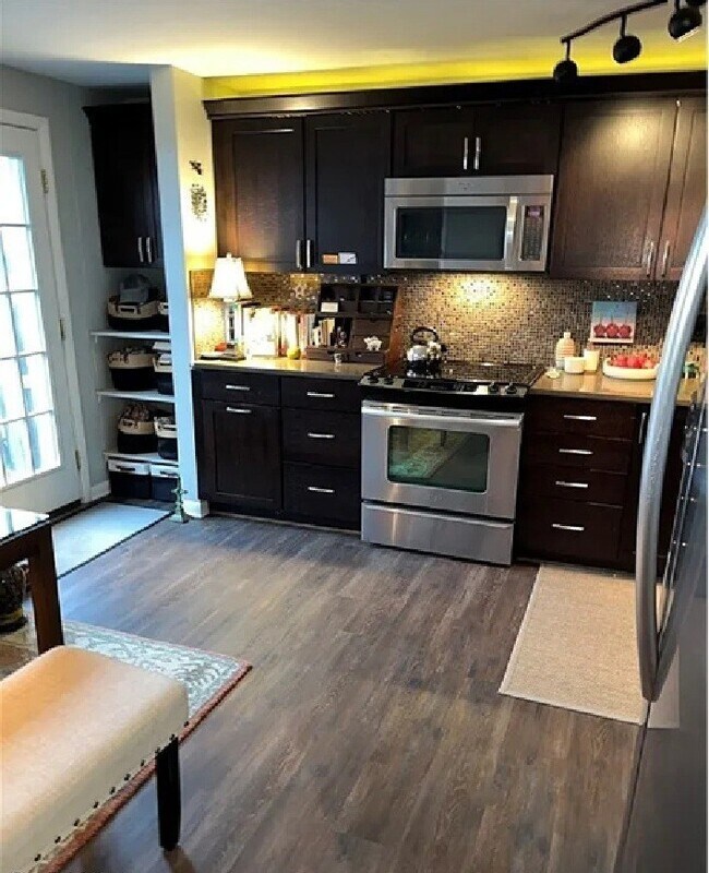 Foto del edificio - 1872 Higby Dr