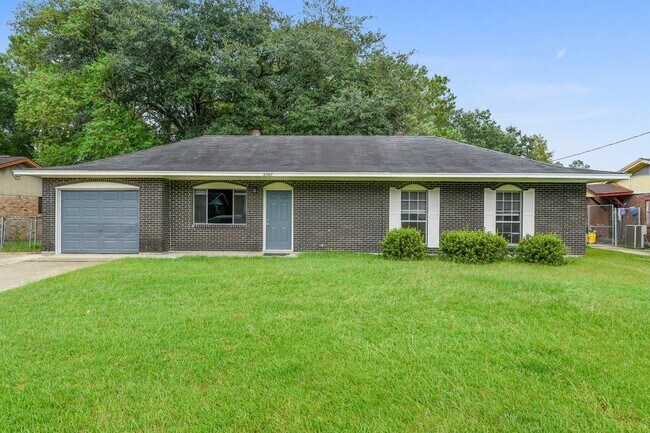 Foto del edificio - 5707 Eastwood Dr