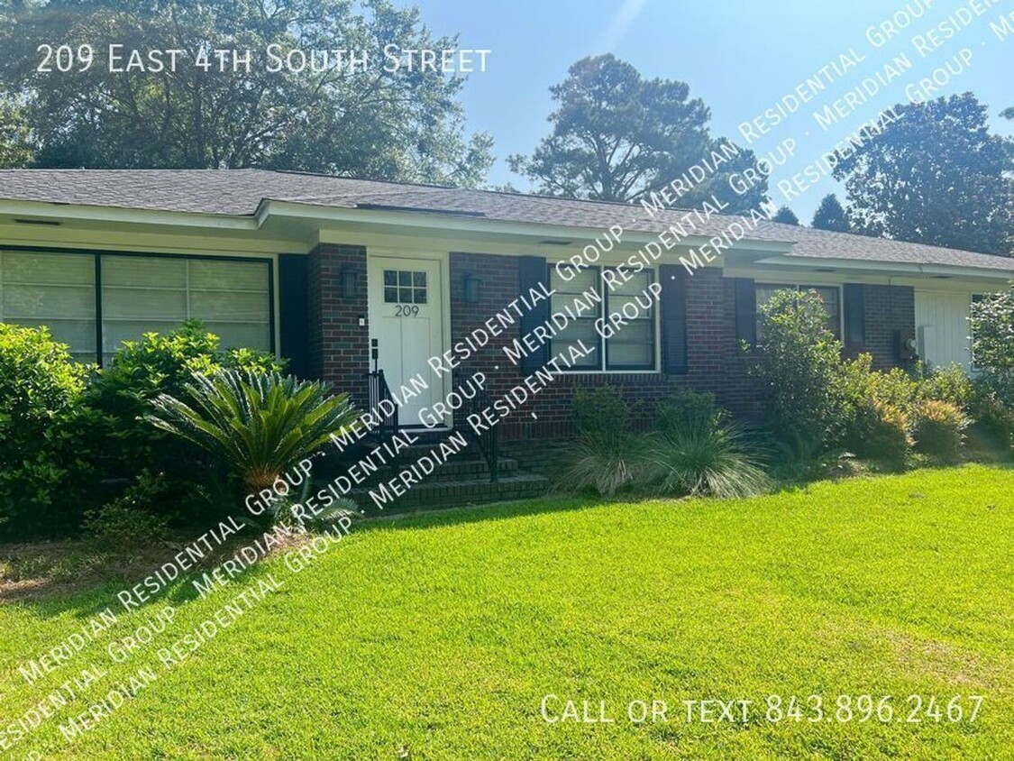 Foto principal - 3 bedroom / 2 bath home ~ Downtown Summerv...