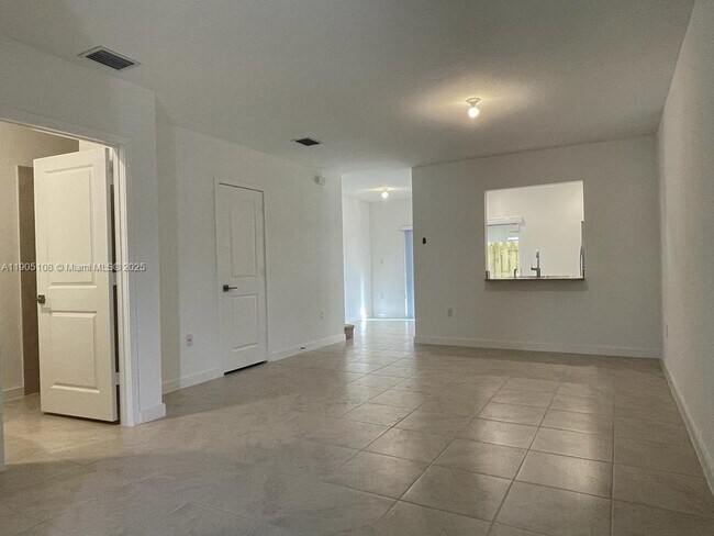 Foto del edificio - 441 NE 5th Terrace