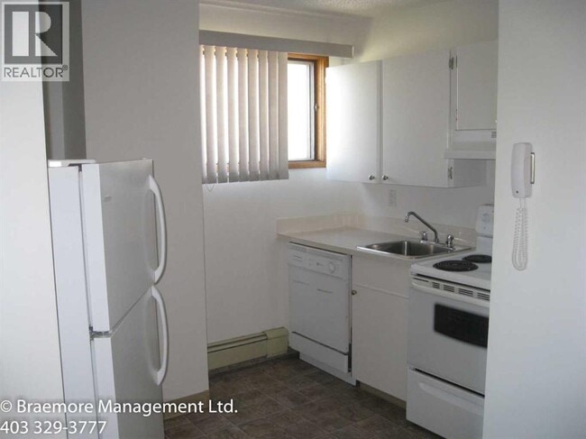 Photo du bâtiment - 21 Berkeley Pl W