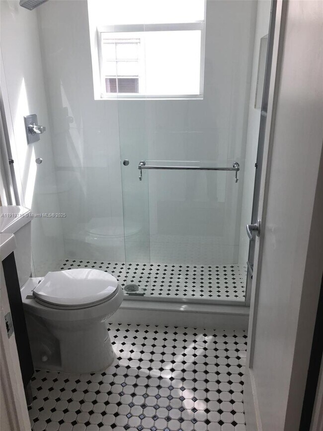 Foto del edificio - 1618 Michigan Ave