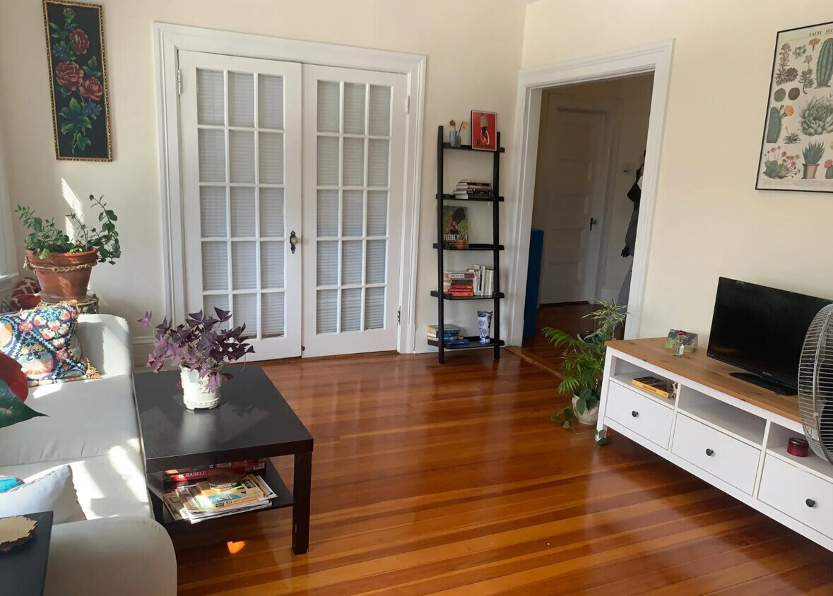 Foto del edificio - 950 Massachusetts Ave