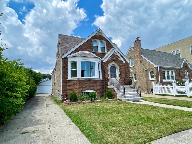 Building Photo - 11130 S Kedzie Ave