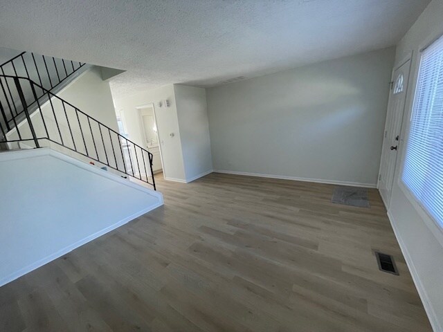 Building Photo - 106 Wood Ct