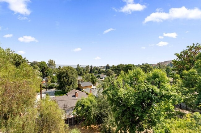 Building Photo - 4950 Marmol Dr