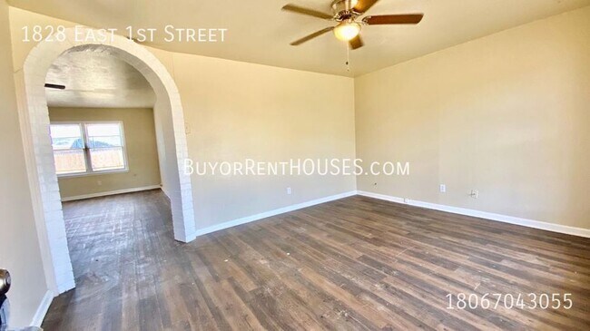 Foto del edificio - Handyman Special $99 Move in + Admin Fee /...