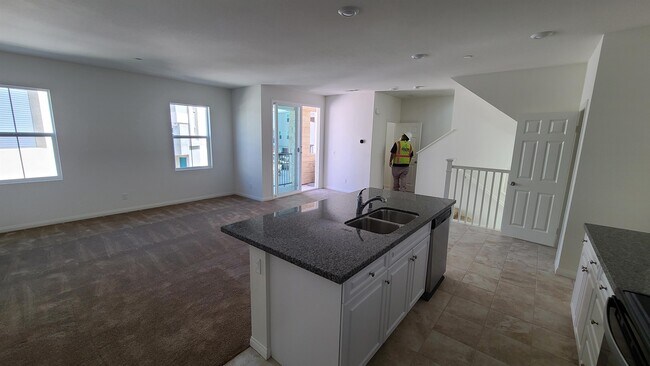 Building Photo - 443 Fitzpatrick Rd