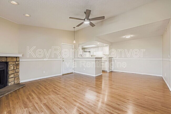 Foto del edificio - 18063 E Ohio Ave