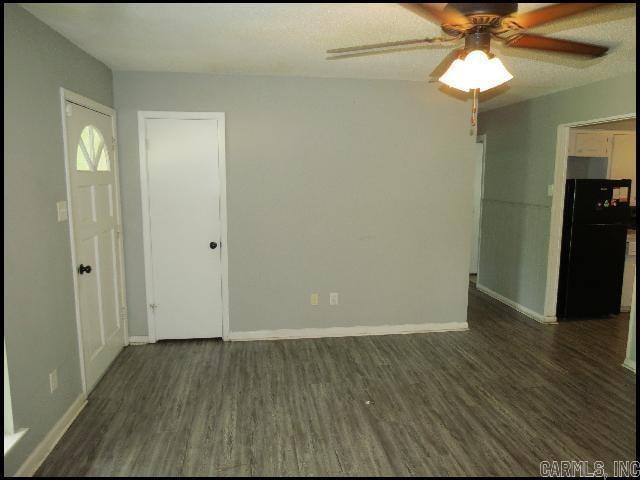 Foto del edificio - 1020 Towering Oaks Dr