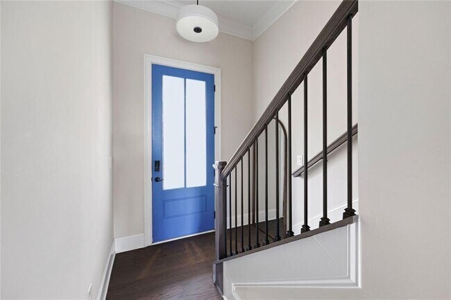 Foto del edificio - 109 Village Green Ave