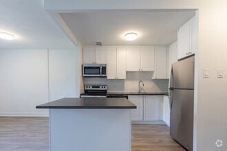 Building Photo - 6 AUBURNDALE CRT