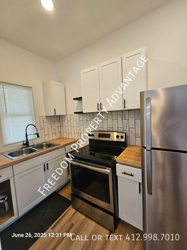 Foto del edificio - 7235 Meade St