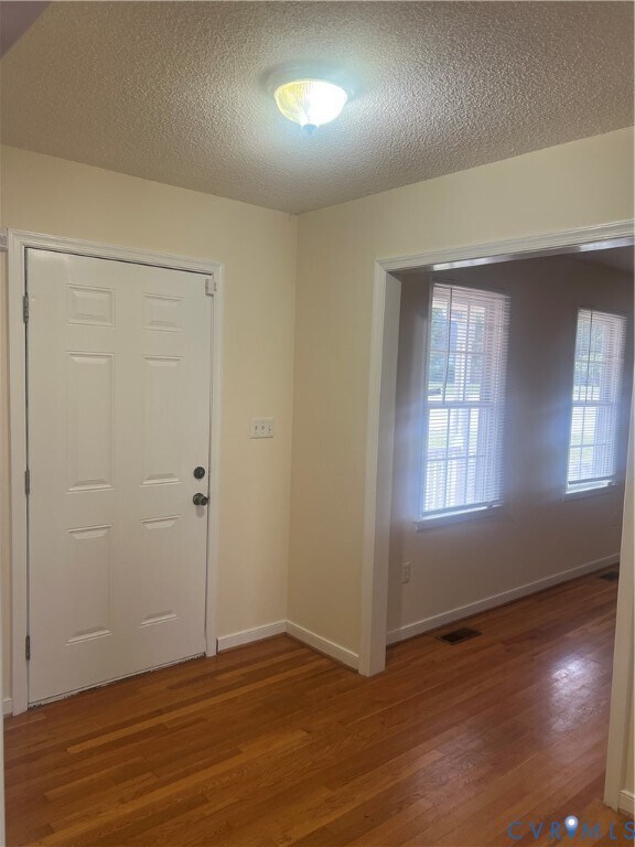 Foto del edificio - 4508 Wood Ln