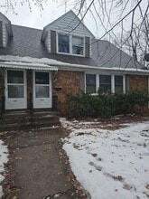 Building Photo - 1363 W 12th St