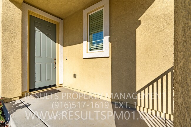 Building Photo - Stunning 3-Bedroom Home with Loft in Charm...