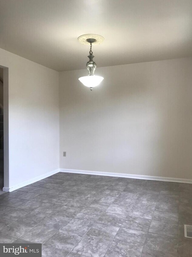 11213 Kings Crest Ct, Fredericksburg, VA 22407 House for Rent in