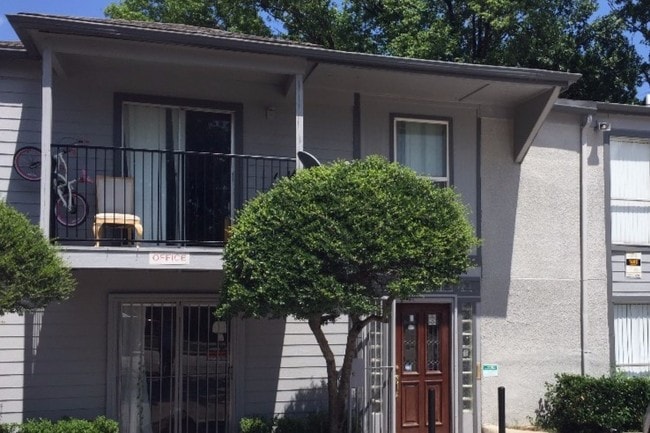 Foto del edificio - Oak Hollow Communities