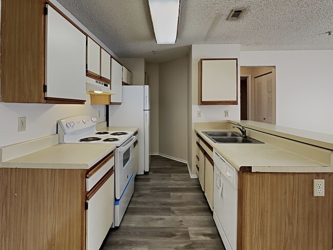 Building Photo - 623 Dory Ln