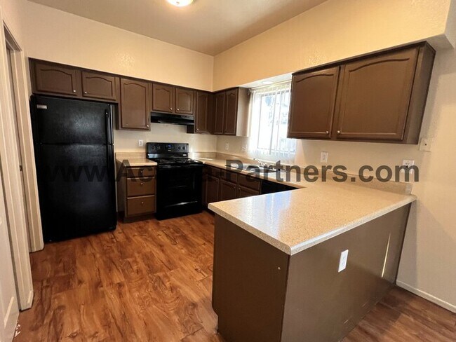 Foto del edificio - Two Bedroom in Oak Flower Neighborhood