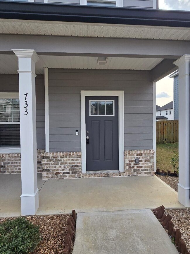 Foto del edificio - 733 Courtland Ln