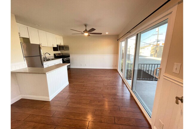 Living Room - 204 14th St