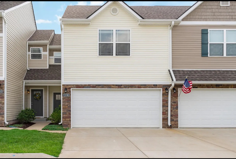 Primary Photo - 1135 Somerset Springs Dr