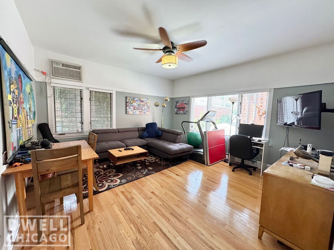 Foto principal - 1115 W Altgeld St