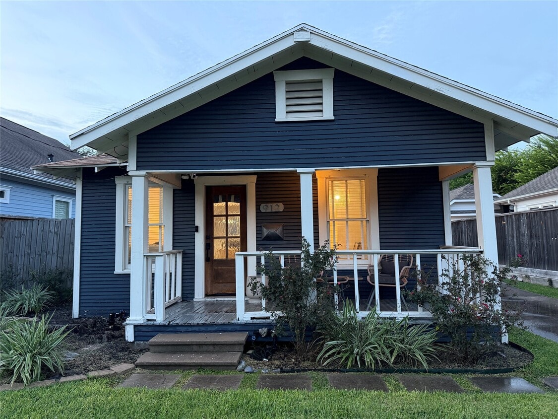 Building Photo - 912 Kern St