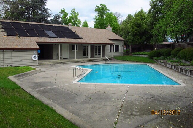 Building Photo - 2557 Westberry Dr