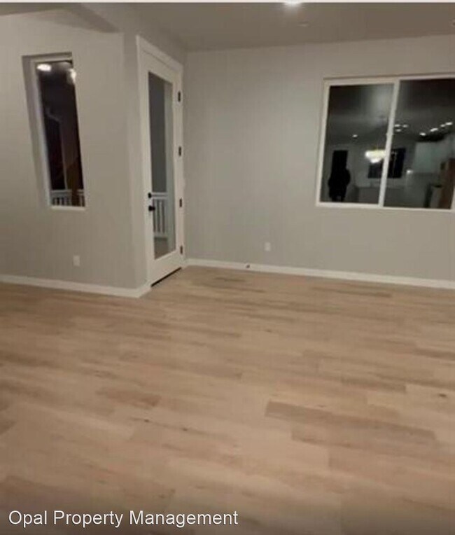 Building Photo - 5 br, 3.5 bath House - 8716 68th Pl NE