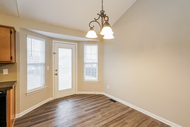 Foto del edificio - 925 Pebble Beach Cir