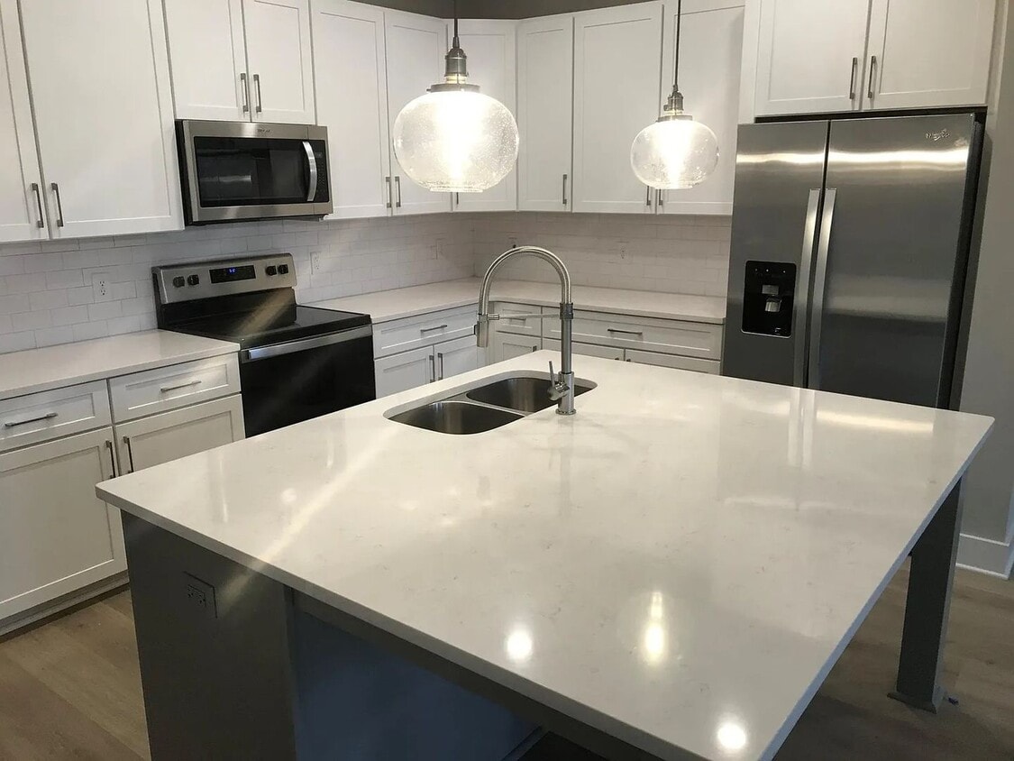 Primary Photo - Stunning Modern Townhouse in the Heart of ...