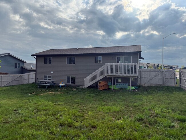 Foto del edificio - 4 Bedroom, 3 Bathroom Home for Rent
