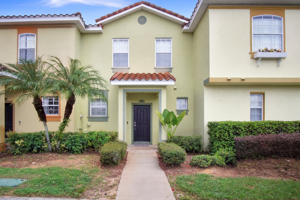 Foto principal - Modern 3-Bedroom, 2-Bath Townhouse near Ch...