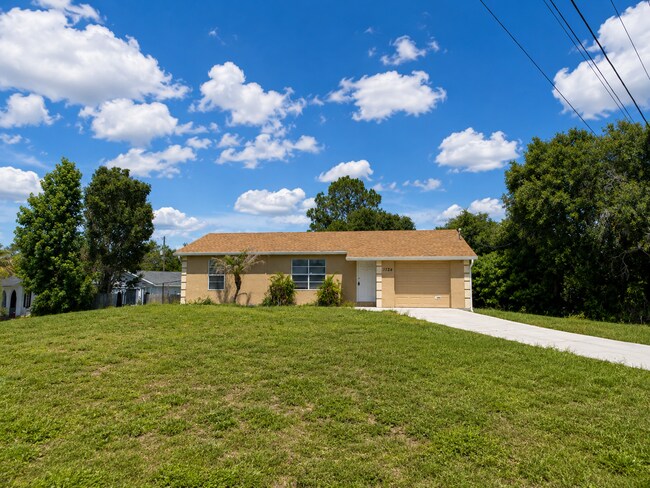 Building Photo - 1224 Hamilton Ave